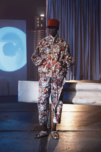 Look 11